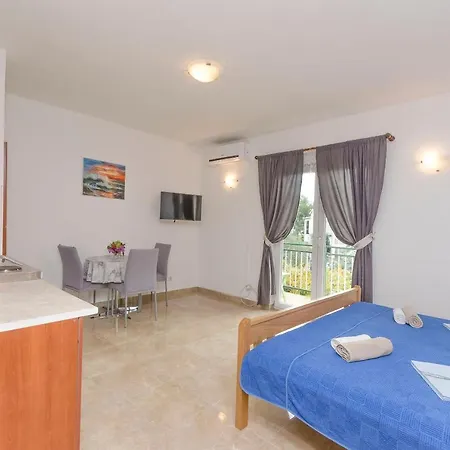 Amarilis * Vodice